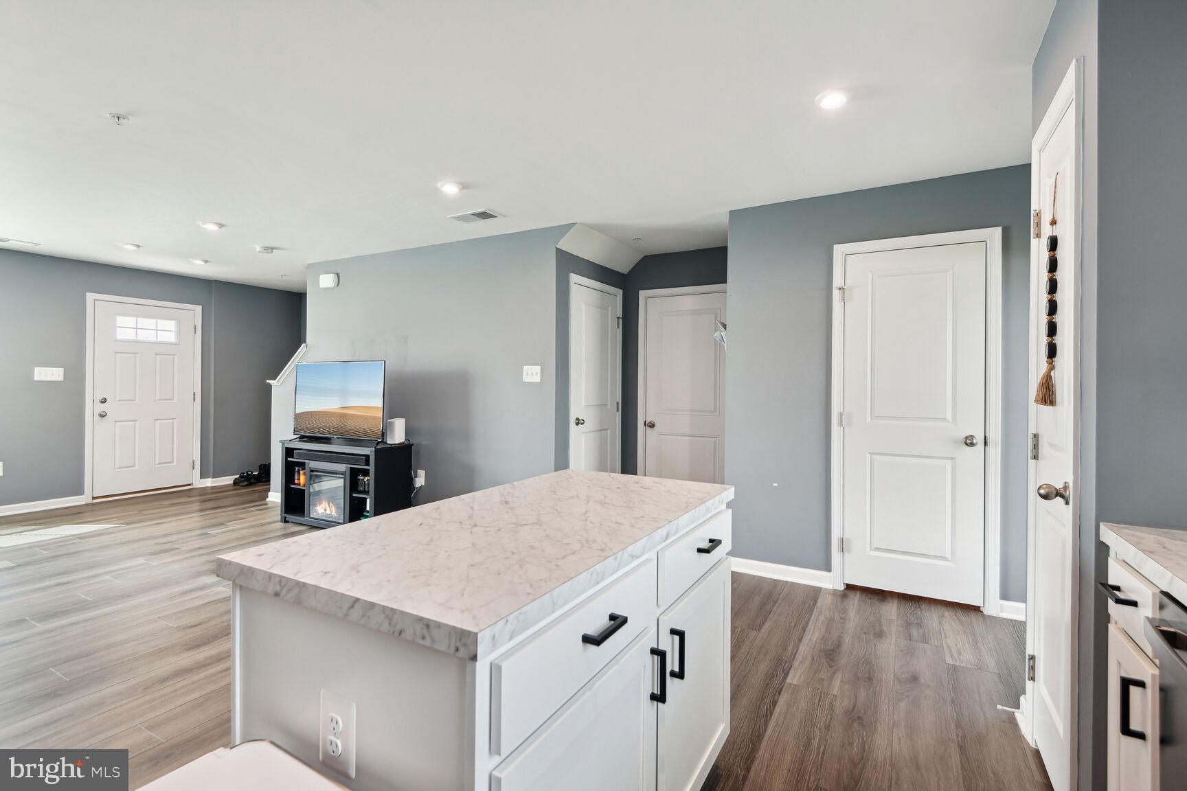 HERON POINT - Residential