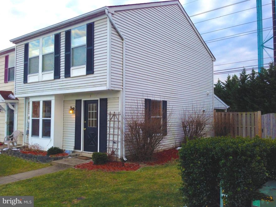 Huge Fenced in Yard, End unit townhouse Located near Fort Detrick & Historic downtown Frederick. Close to Wormans Mill Shopping center and dining & commuter routes 340, 15 & 70 to 270.  It has an oversized fenced in back yard and Covered rear patio. Enter home through the family room and follow the floor plan into the Kitchen with a separate space for your Kitchen Table. Master Bedroom has 2 closets.