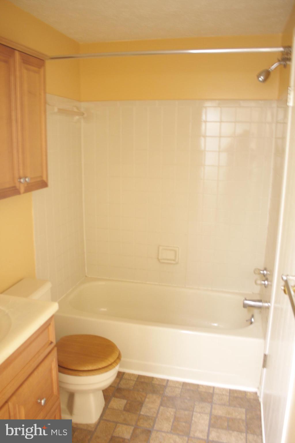 HILLCREST ORCHARDS - Residential