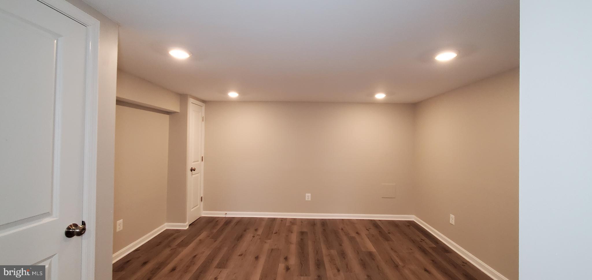 NORTH POINT VILLAGE - Residential Lease