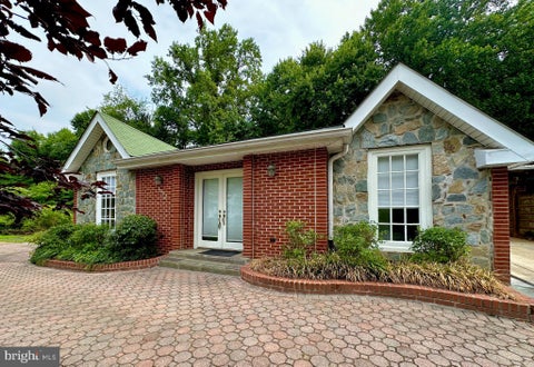 Photo of 6312 Old Dominion Drive, MCLEAN, VA 22101 (MLS # VAFX2345608)
