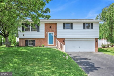 Photo of 4176 MAGNOLIA DR, MOUNT JOY, PA 17552 (MLS # PALA2037662)