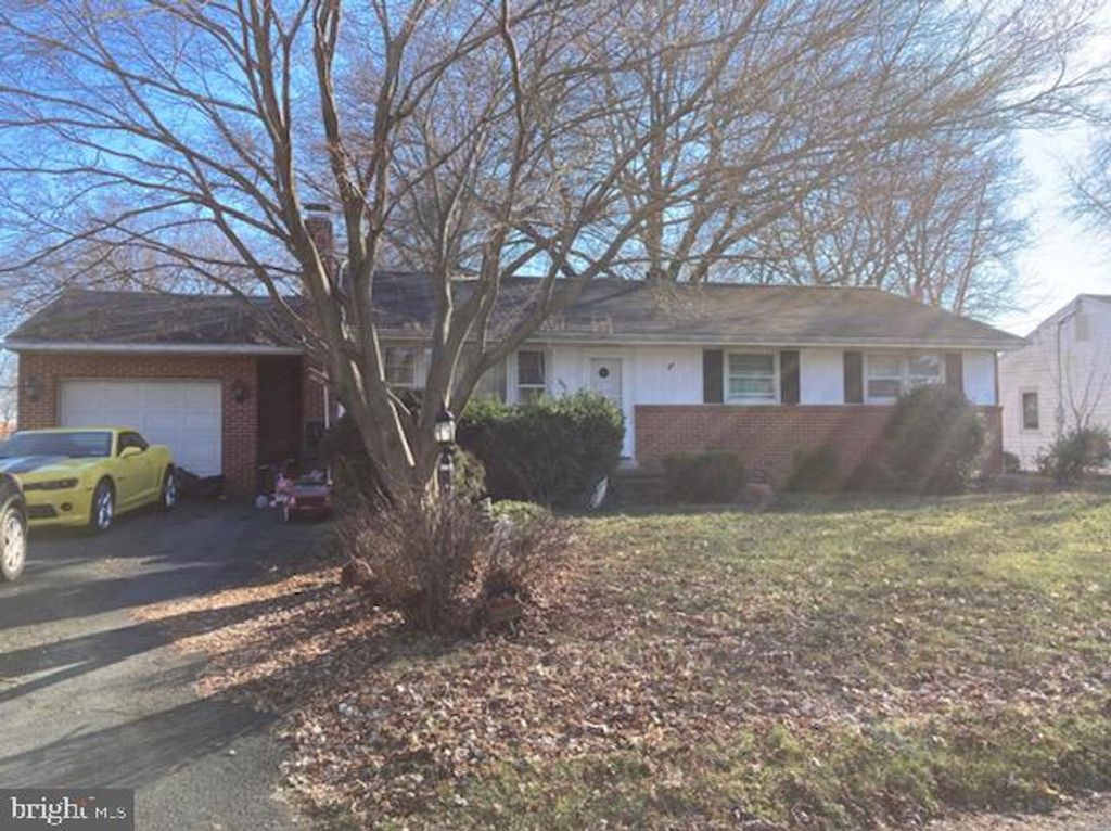 Photo of 190 EAST AVE, LANDISVILLE, PA 17538 (MLS # PALA2031568)