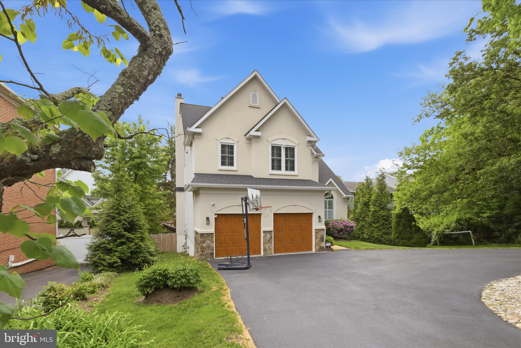 BEVERLY MANOR - Residential