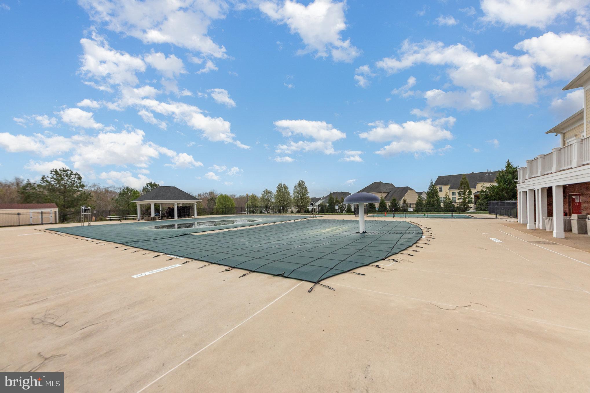 LEE'S PARKE - Residential