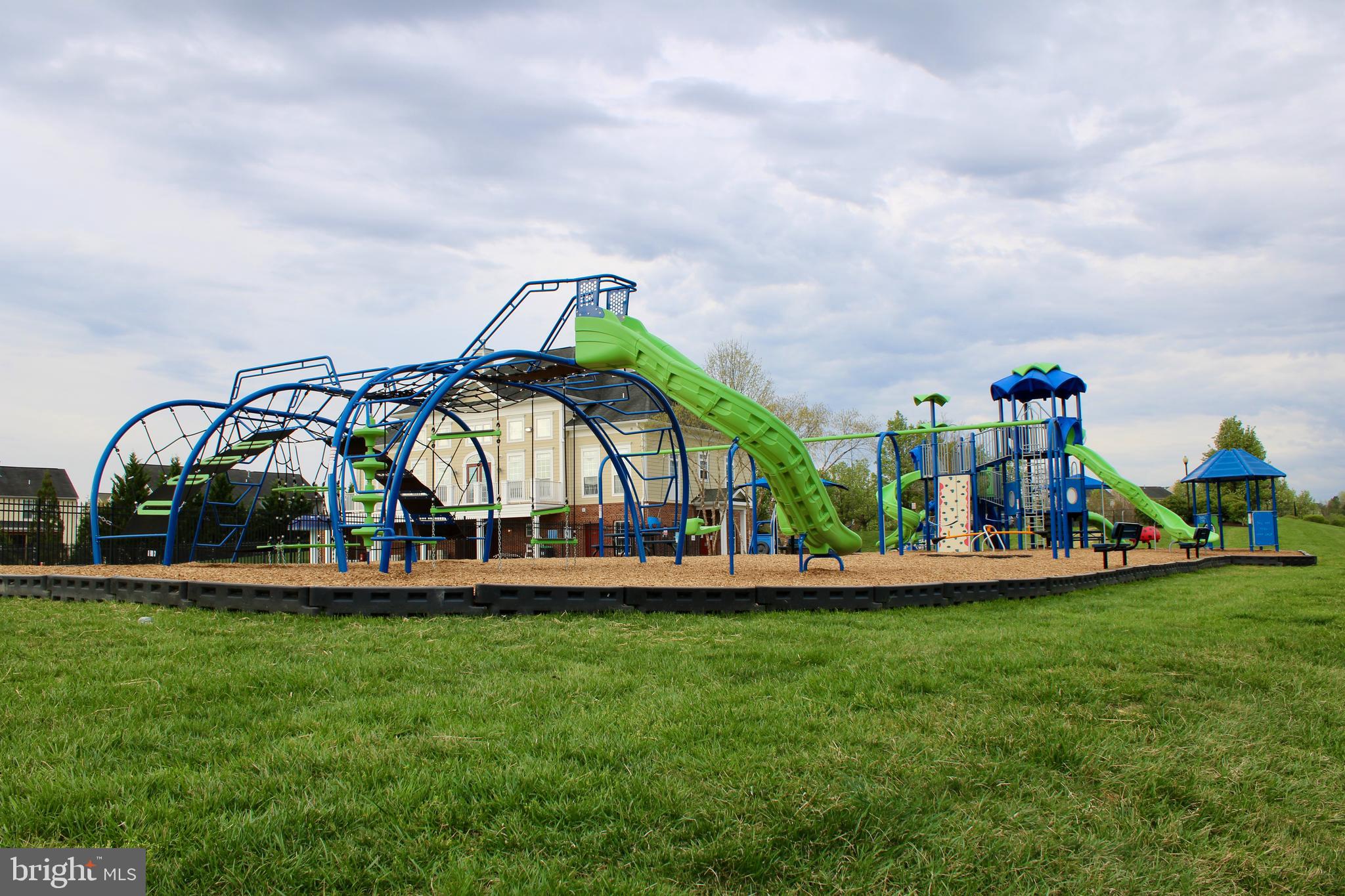 LEE'S PARKE - Residential