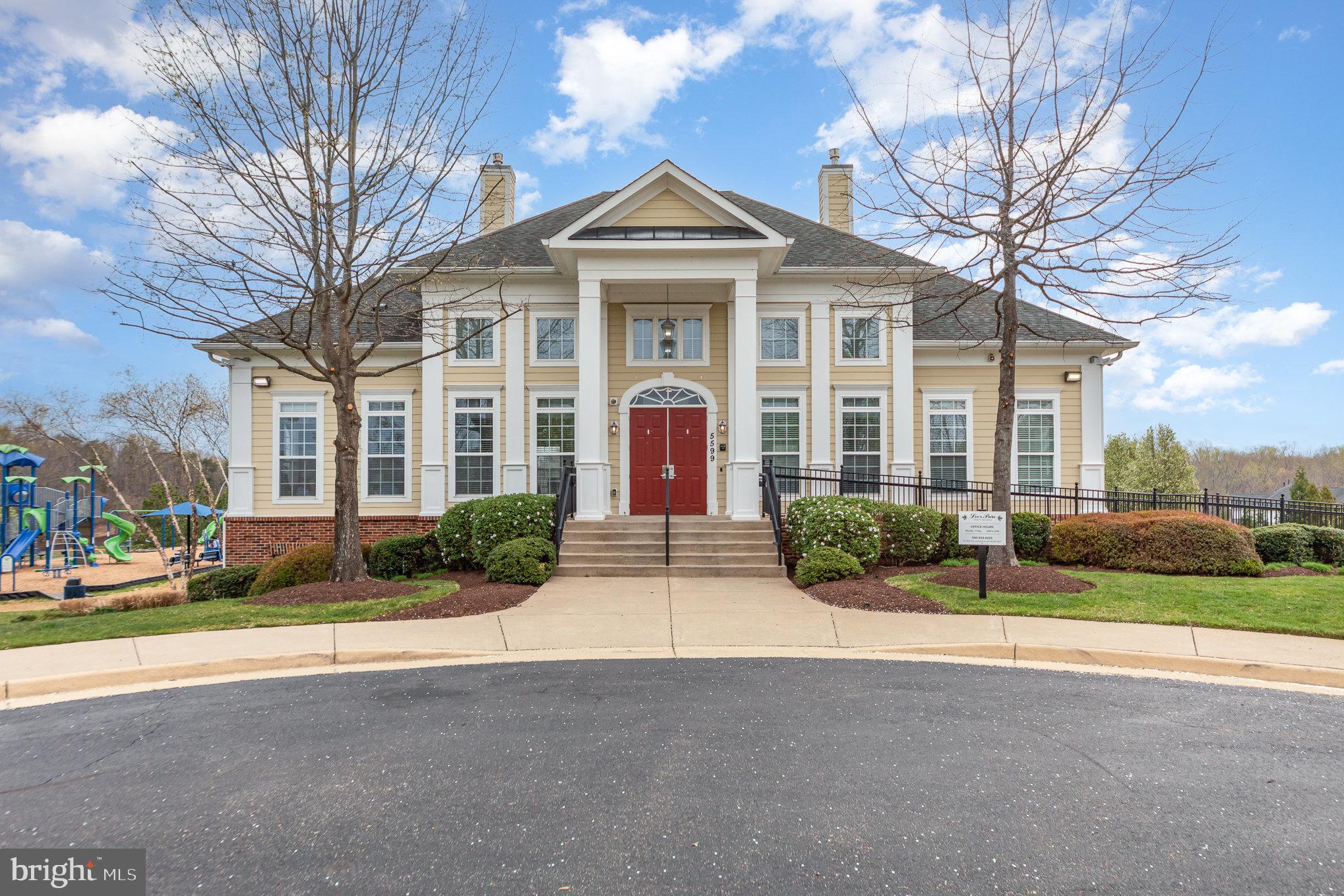 LEE'S PARKE - Residential