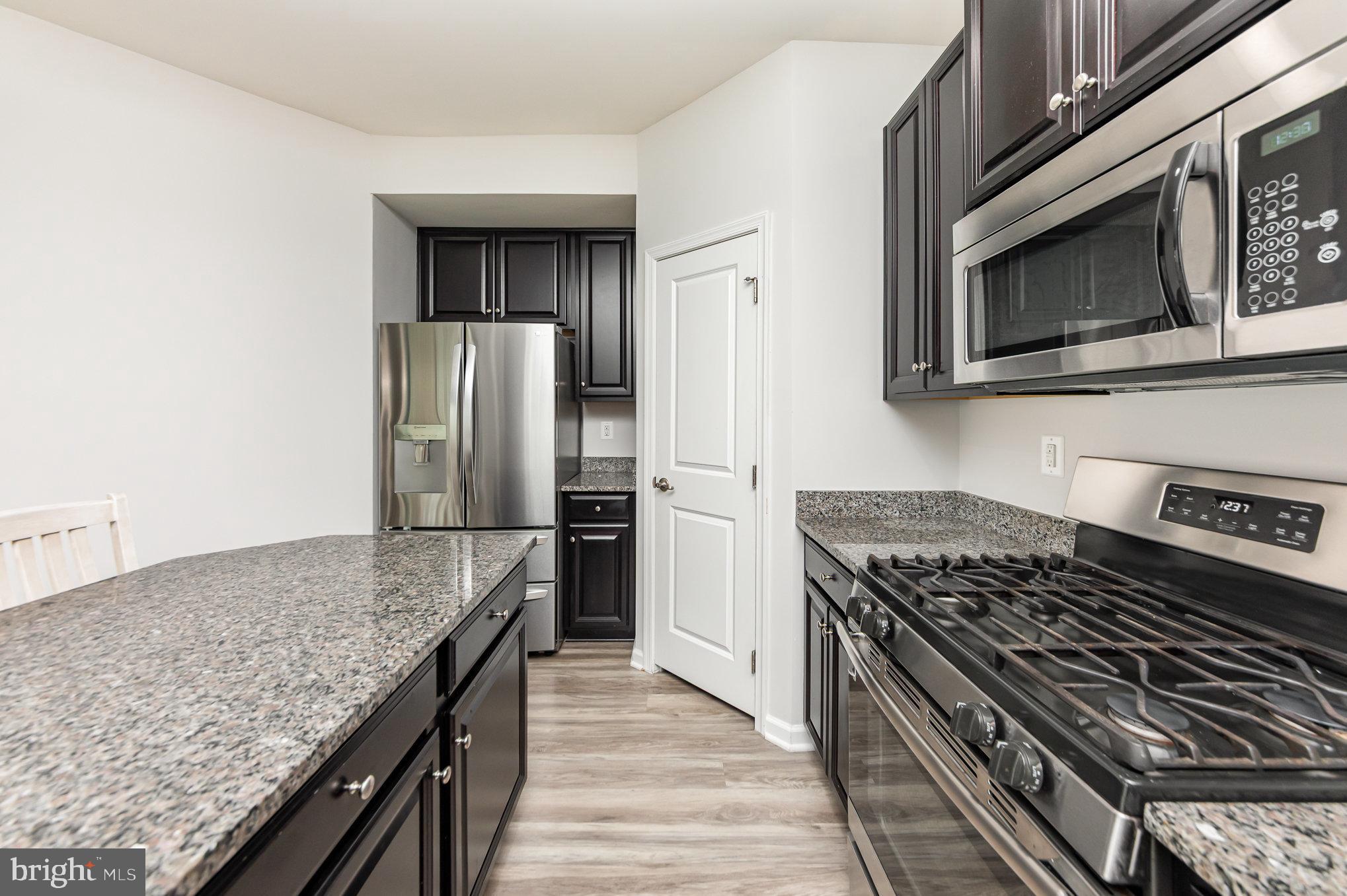 LEE'S PARKE - Residential