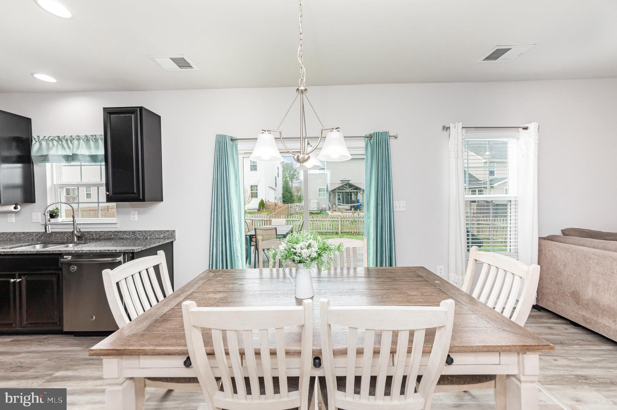 LEE'S PARKE - Residential