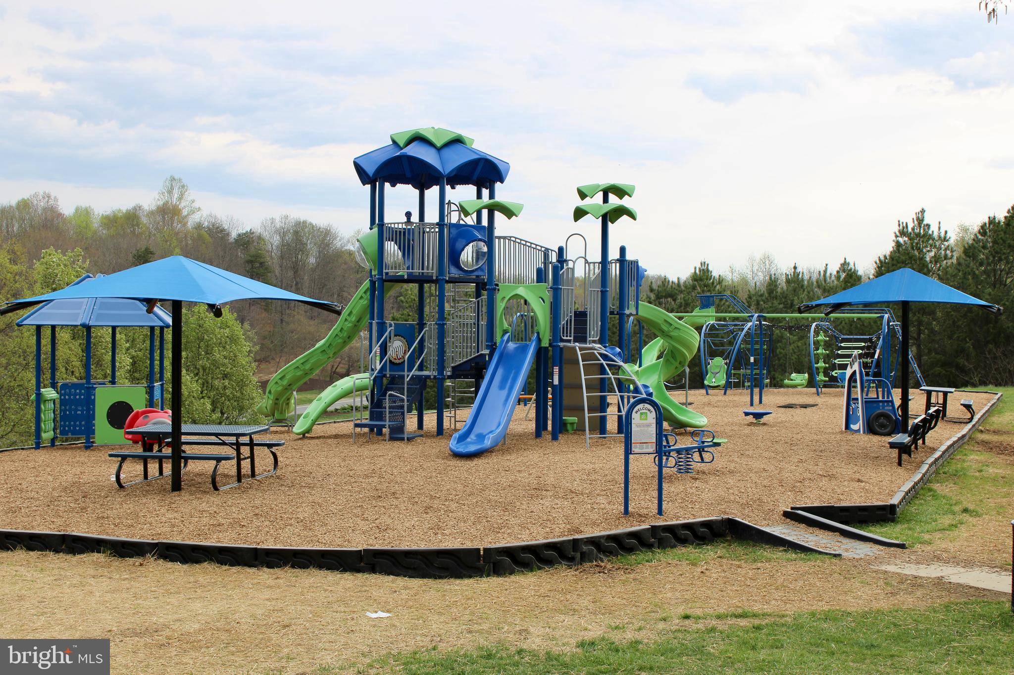 LEE'S PARKE - Residential