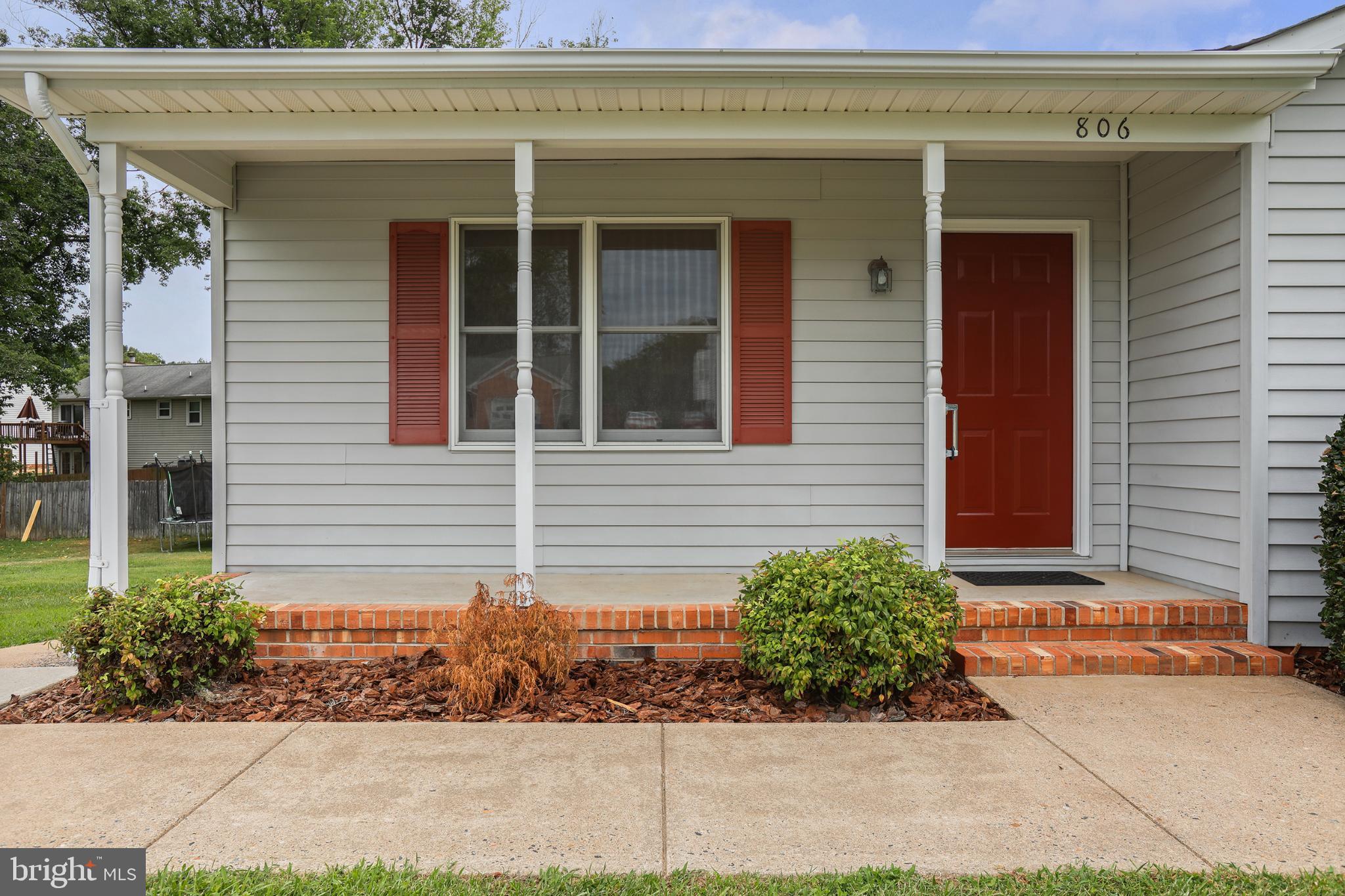 806 SHAMROCK DRIVE
