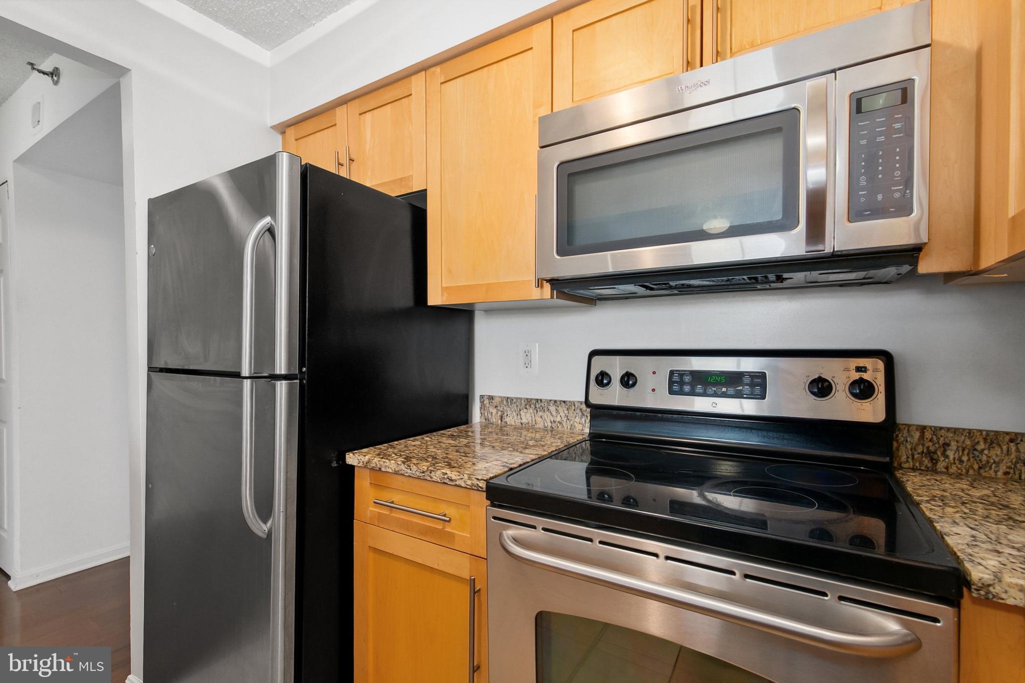 10101 GROSVENOR PLACE 1302