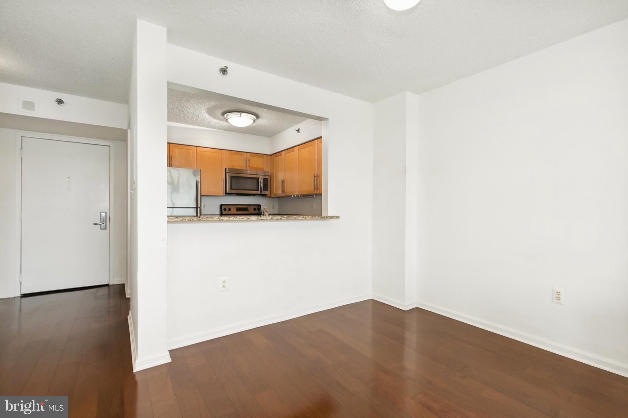 10101 GROSVENOR PLACE 1302