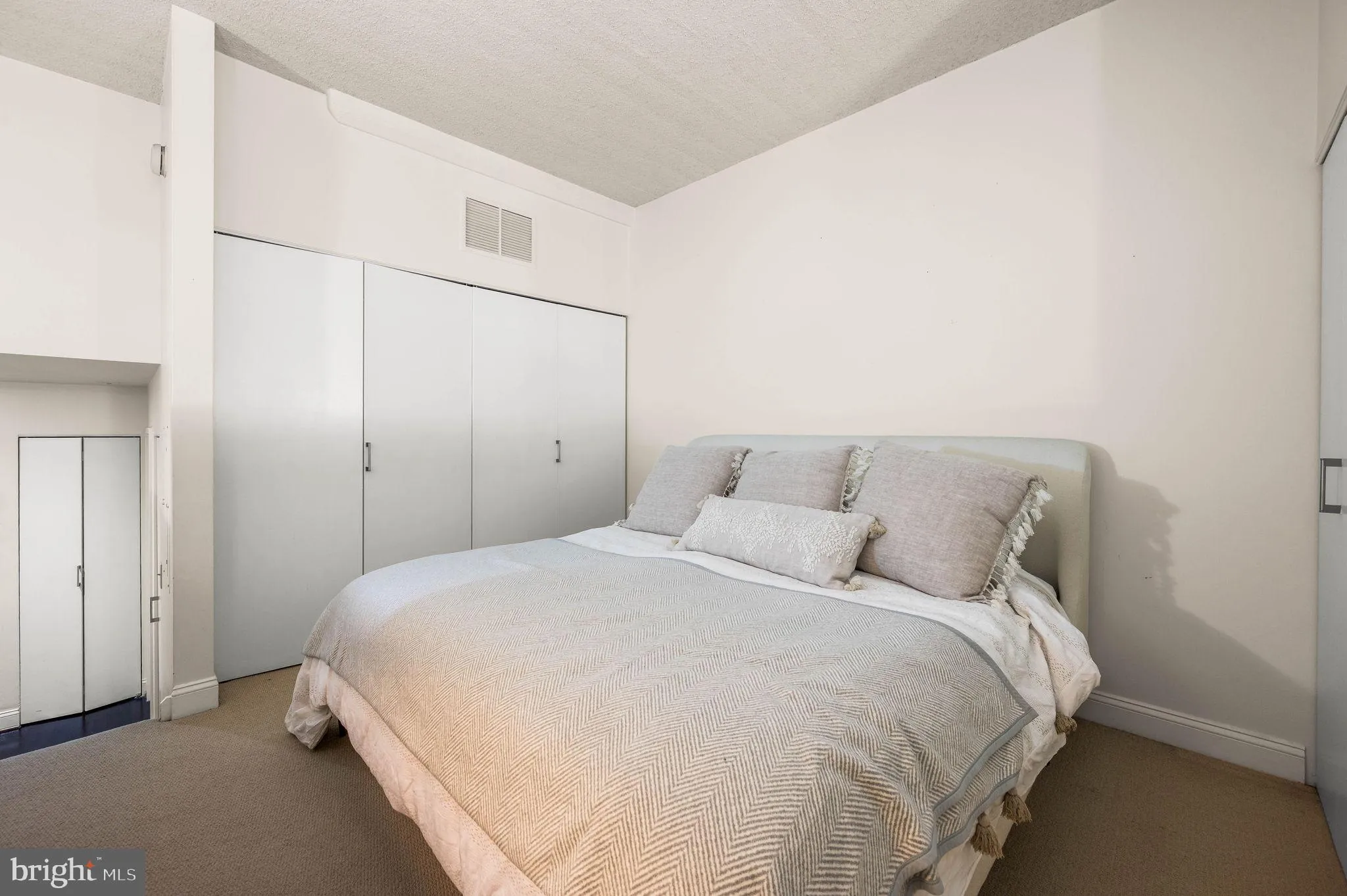 Philadelphia, Pennsylvania 19103, United States, 1 Bedroom Bedrooms, ,1 BathroomBathrooms,Residential,Active,128701