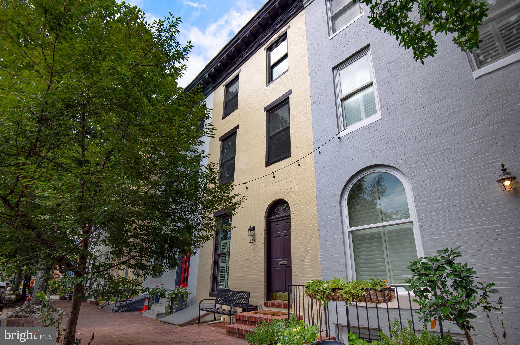 FEDERAL HILL HISTORIC DISTRICT - Residential Lease