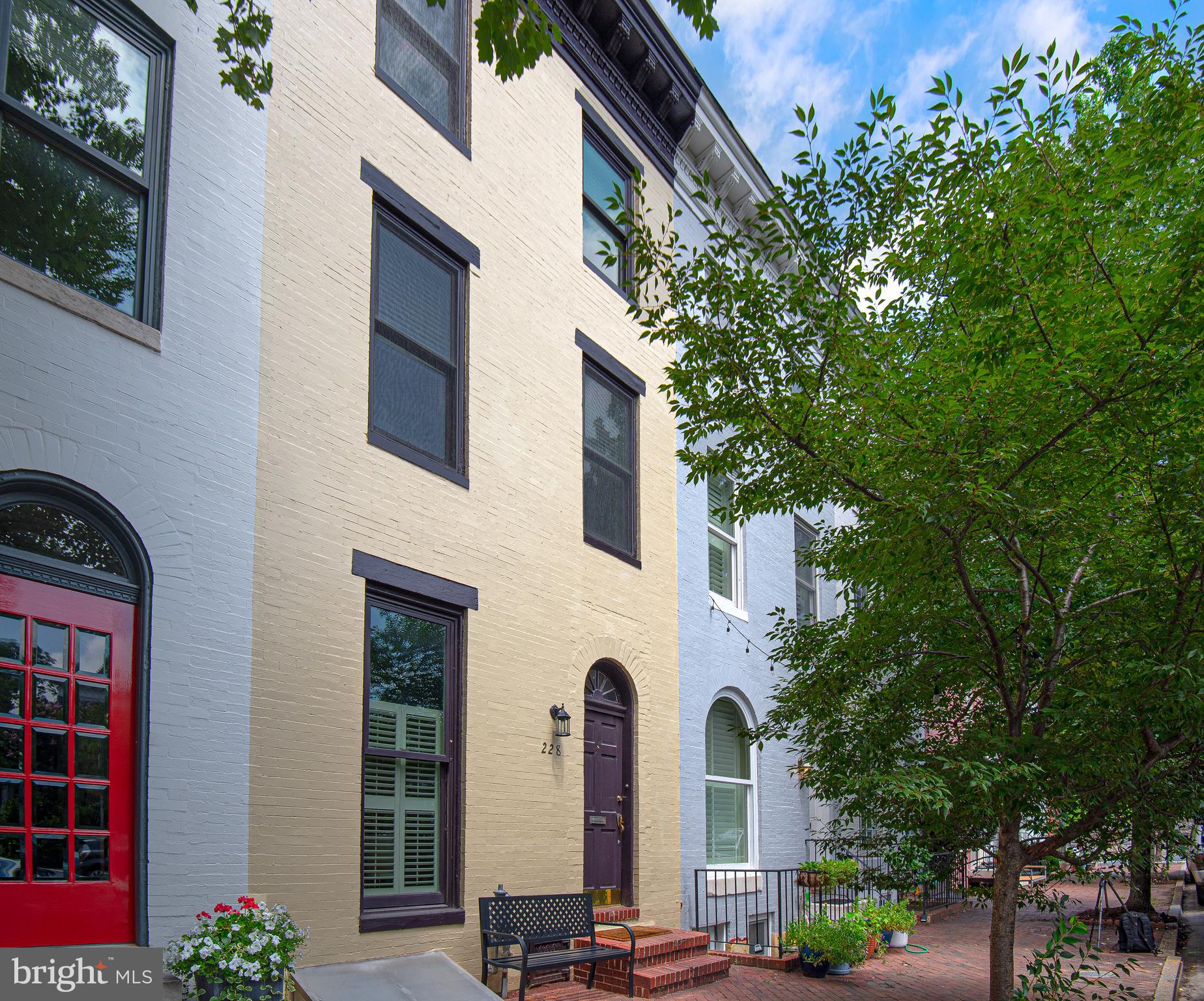 FEDERAL HILL HISTORIC DISTRICT - Residential Lease