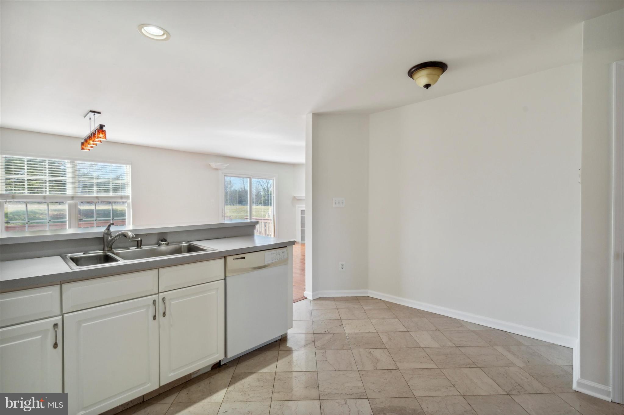 BLUE BELL CC - Residential Lease