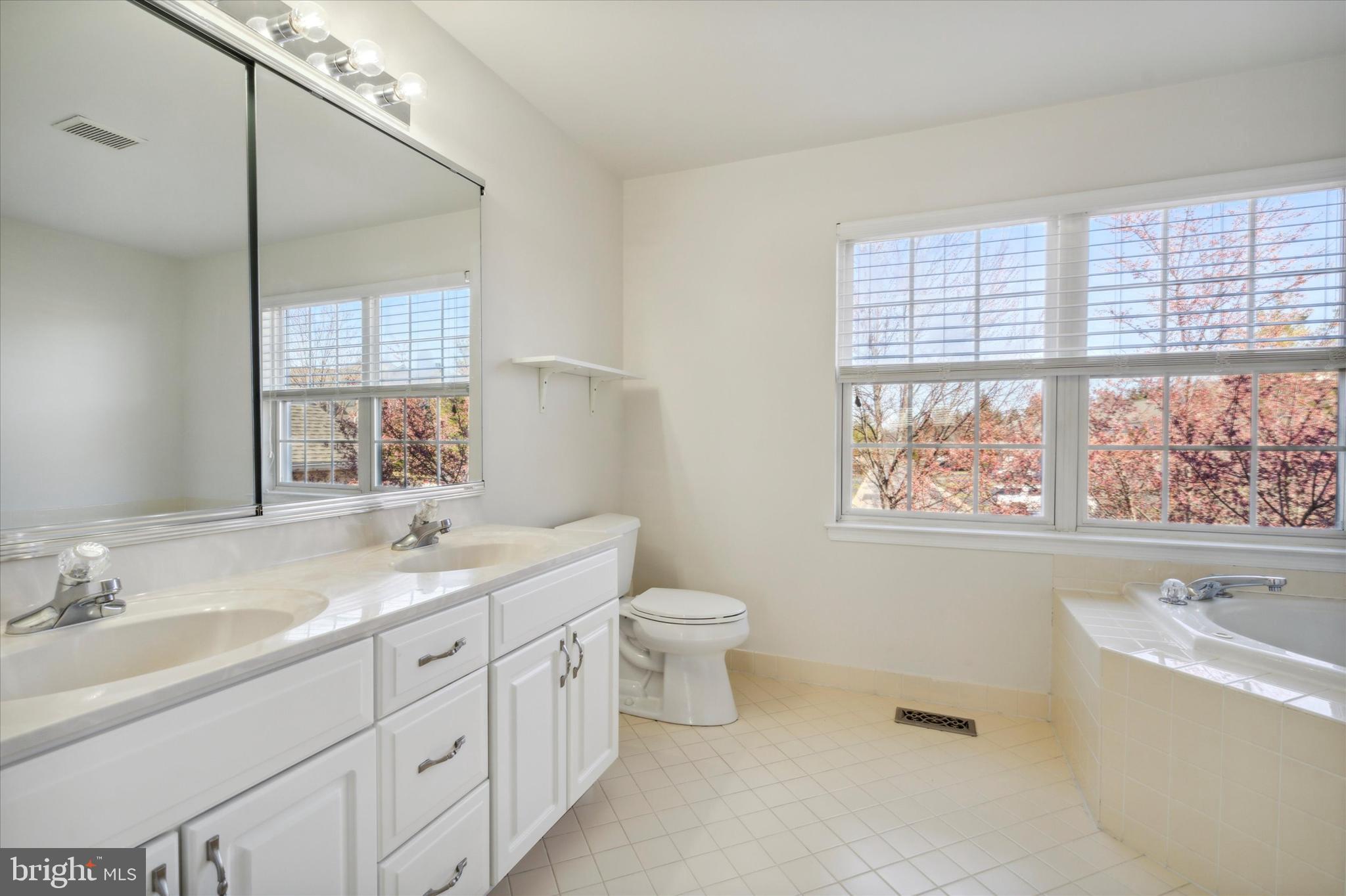 BLUE BELL CC - Residential Lease