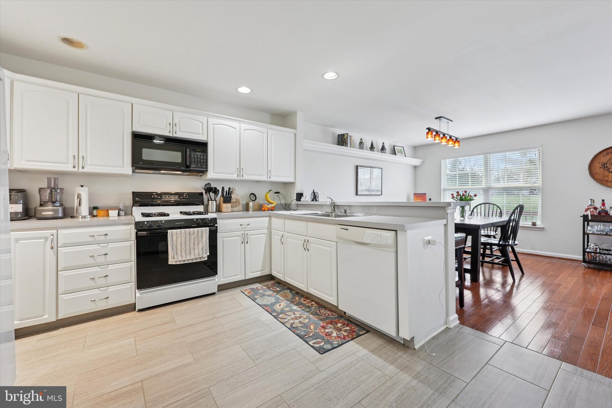 BLUE BELL CC - Residential Lease