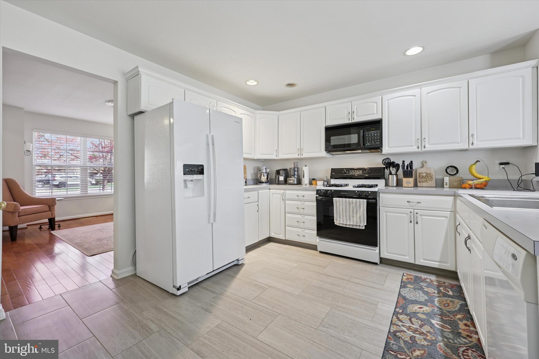 BLUE BELL CC - Residential Lease