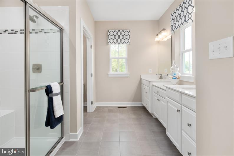 TWO RIVERS - Residential