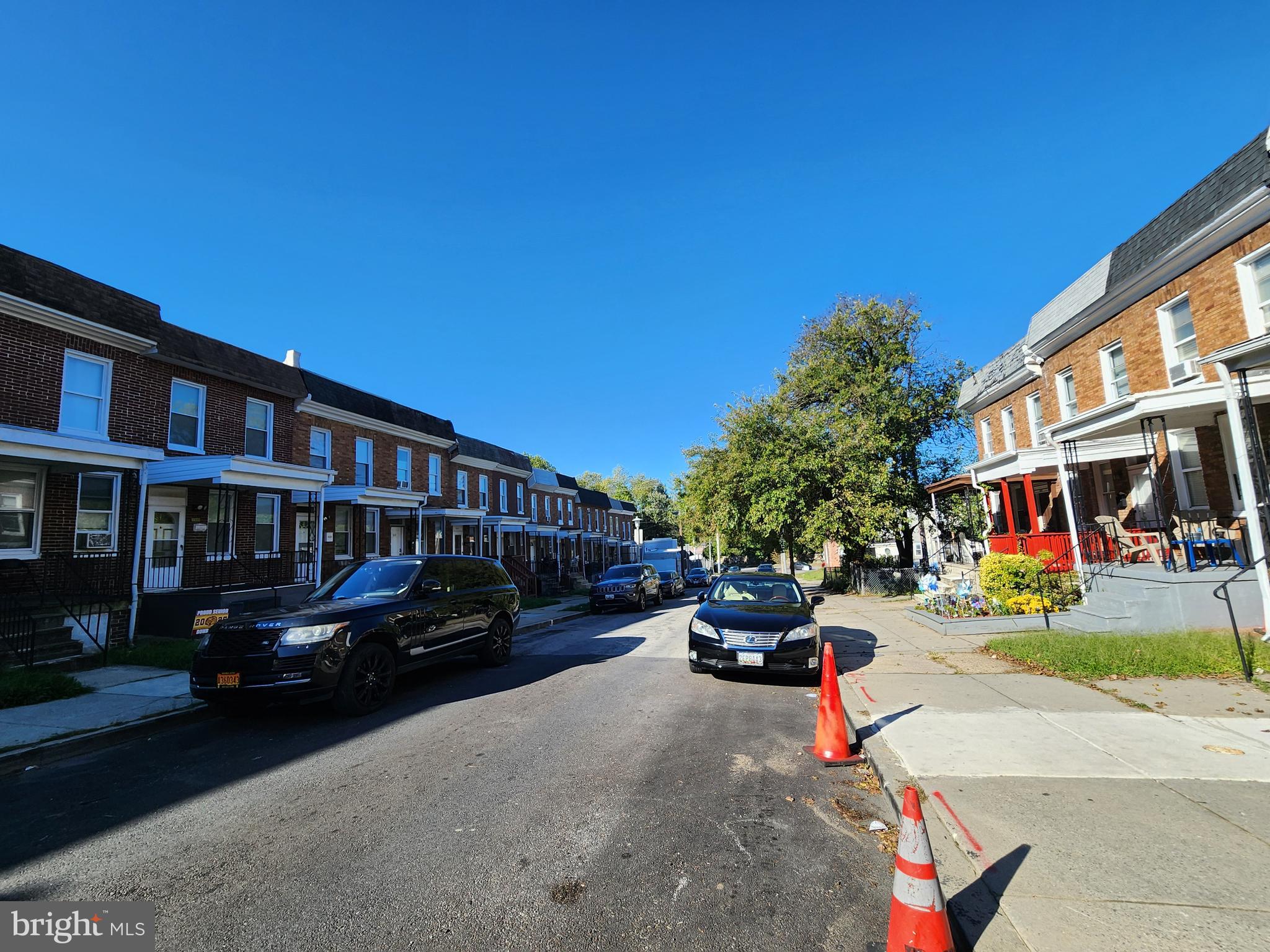 FOUR BY FOUR - Residential