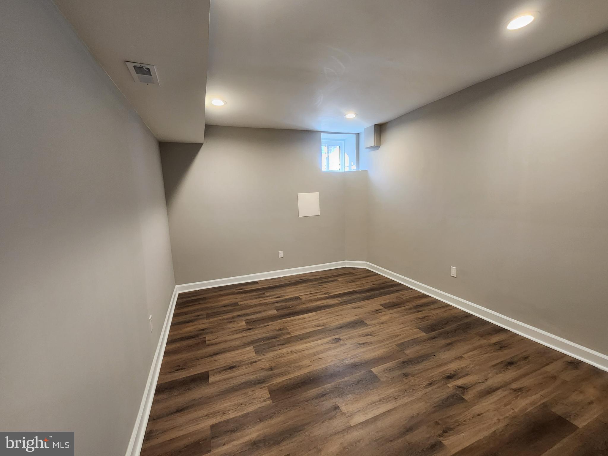 FOUR BY FOUR - Residential