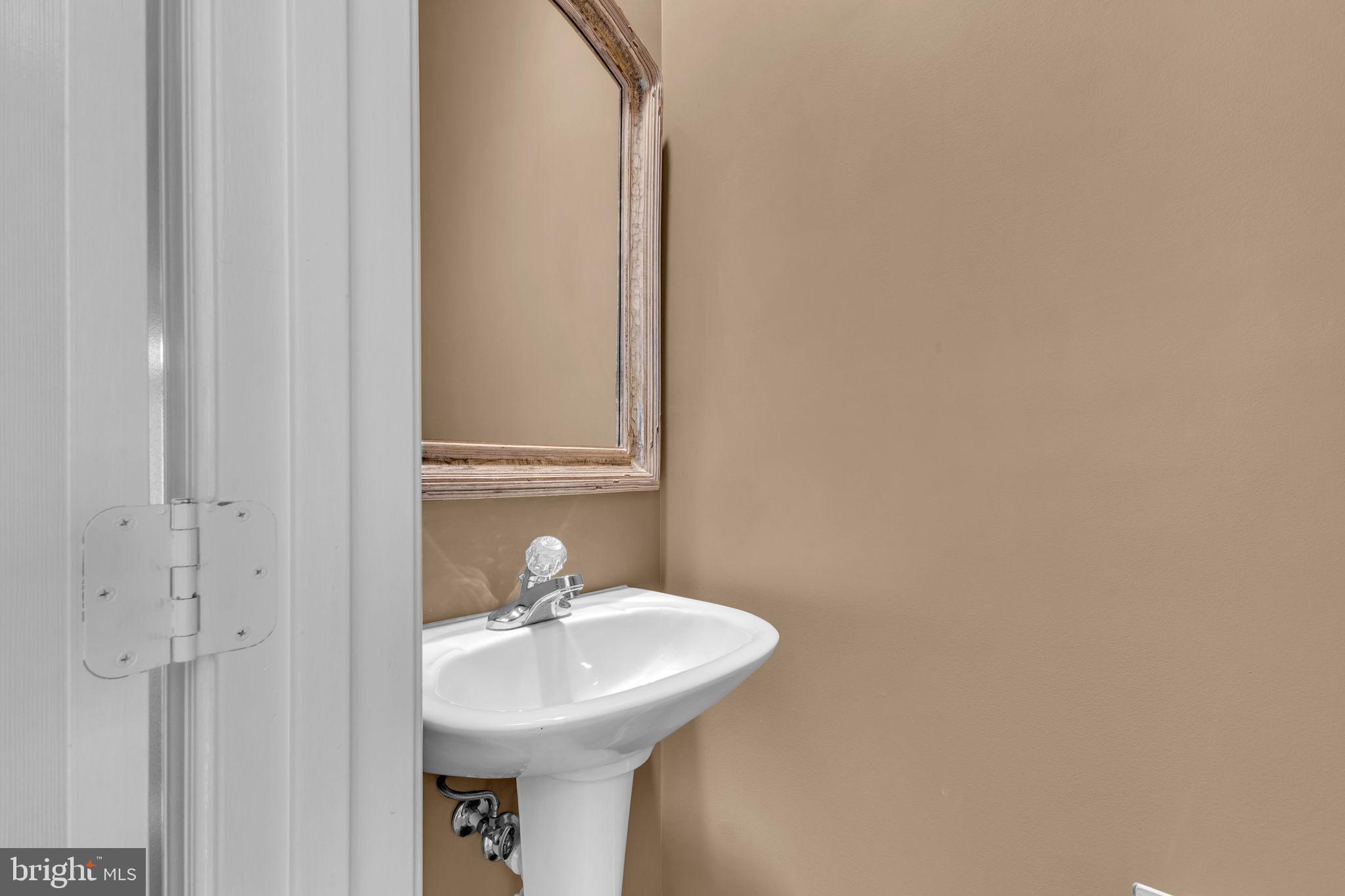 KINGSTOWNE - Residential Lease