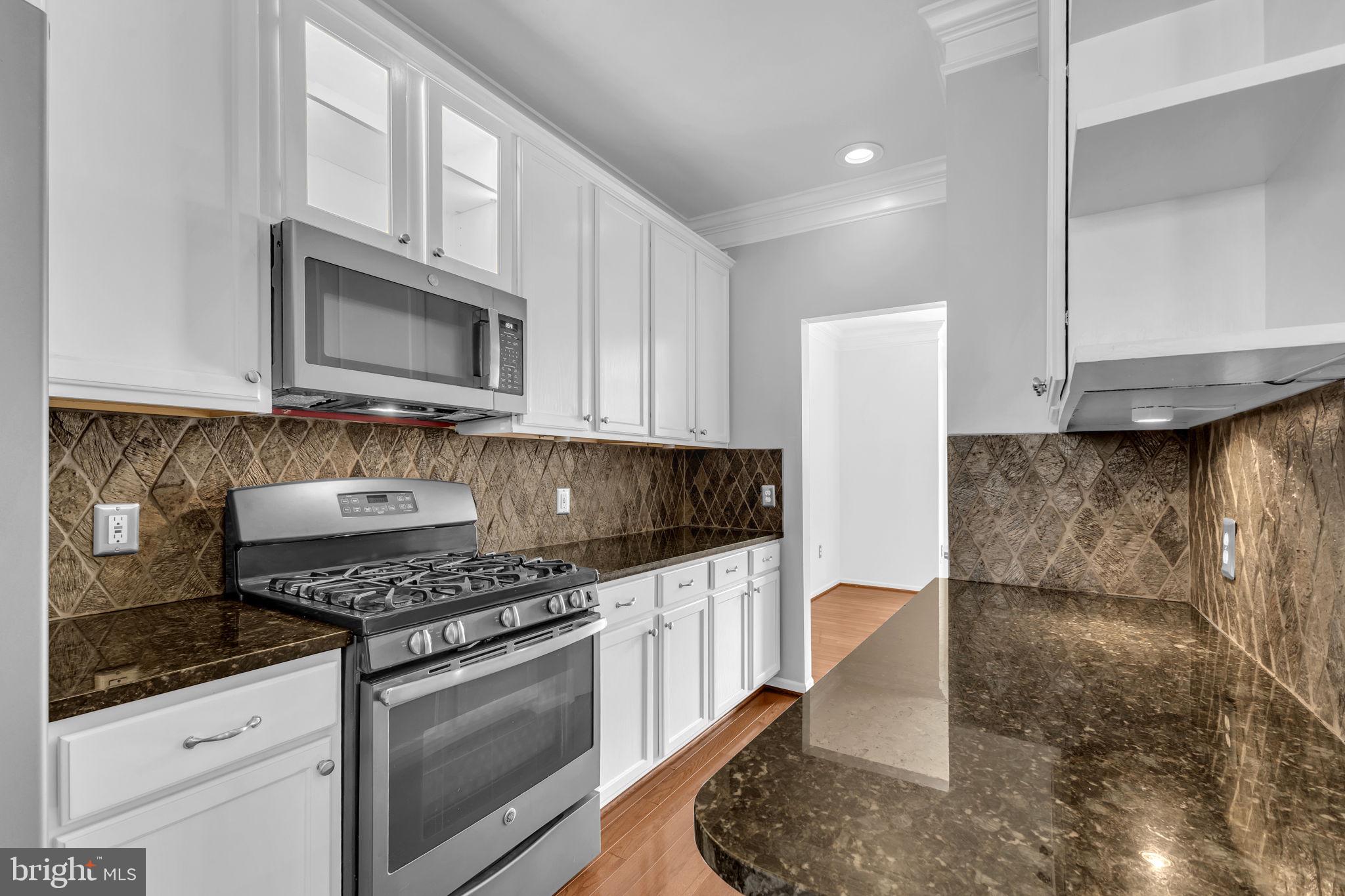 KINGSTOWNE - Residential Lease