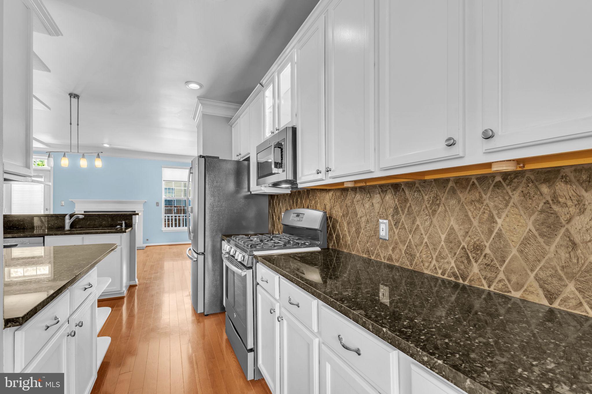 KINGSTOWNE - Residential Lease