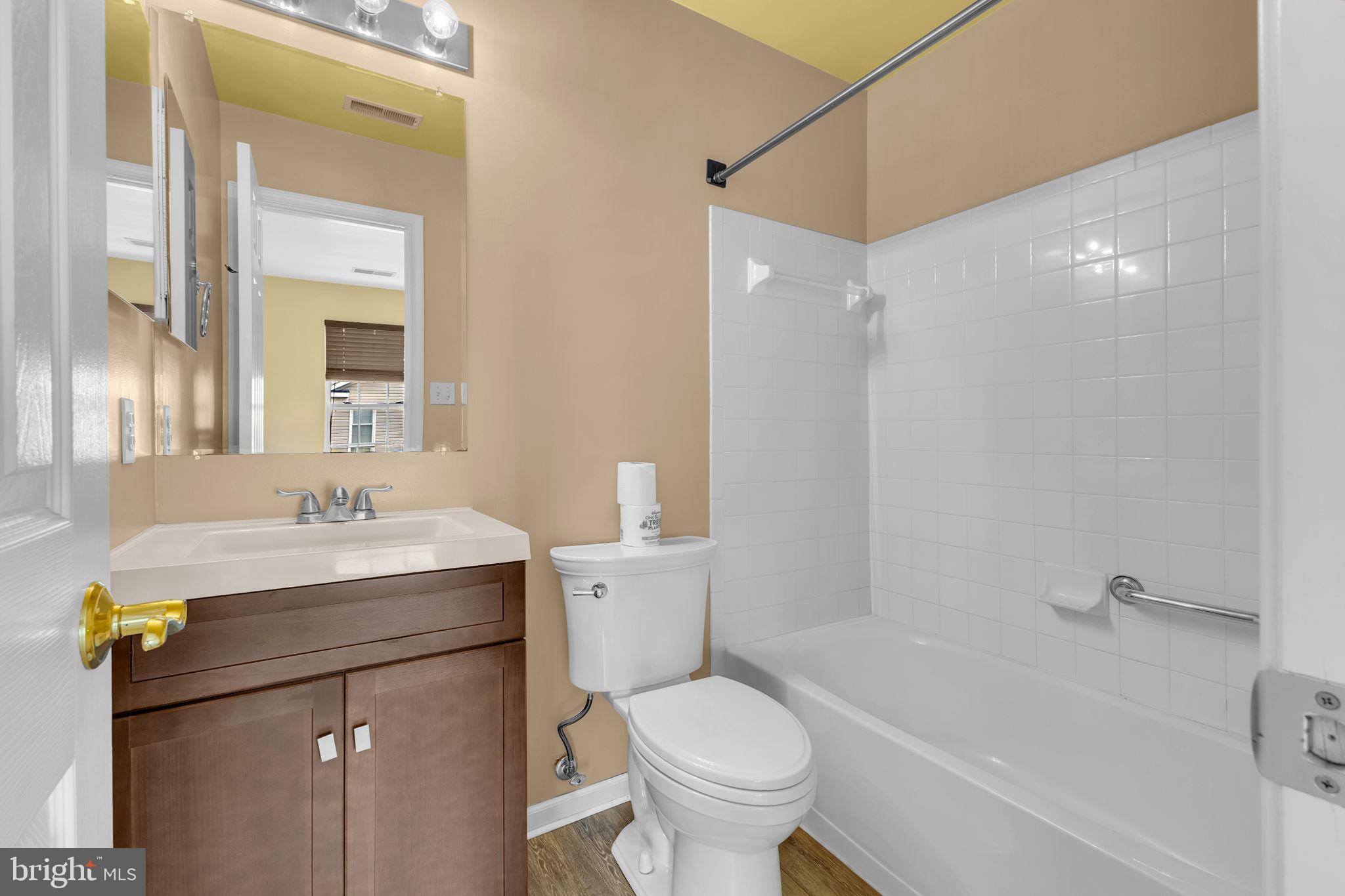 KINGSTOWNE - Residential Lease