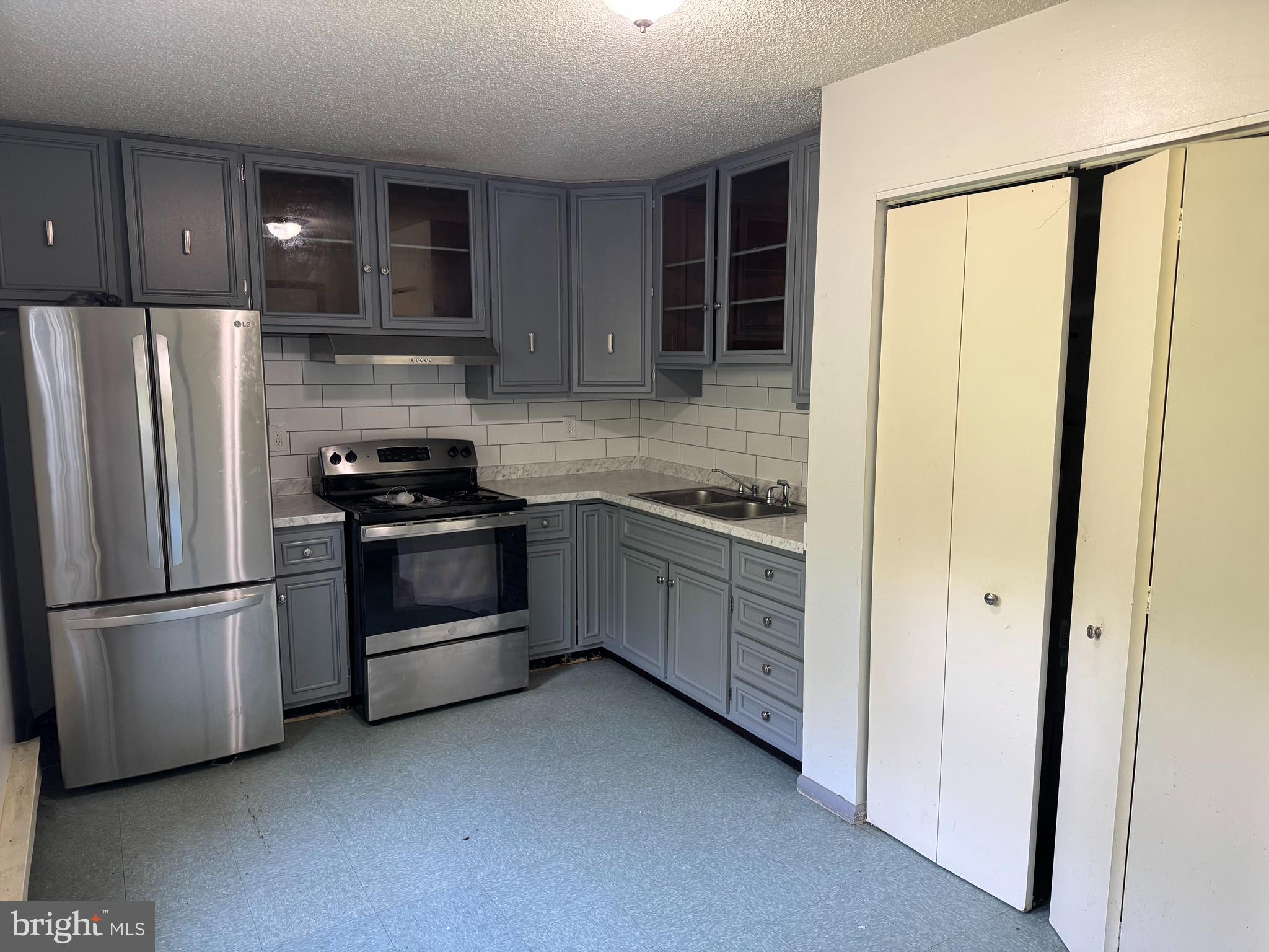 CARLISLE - Residential Lease