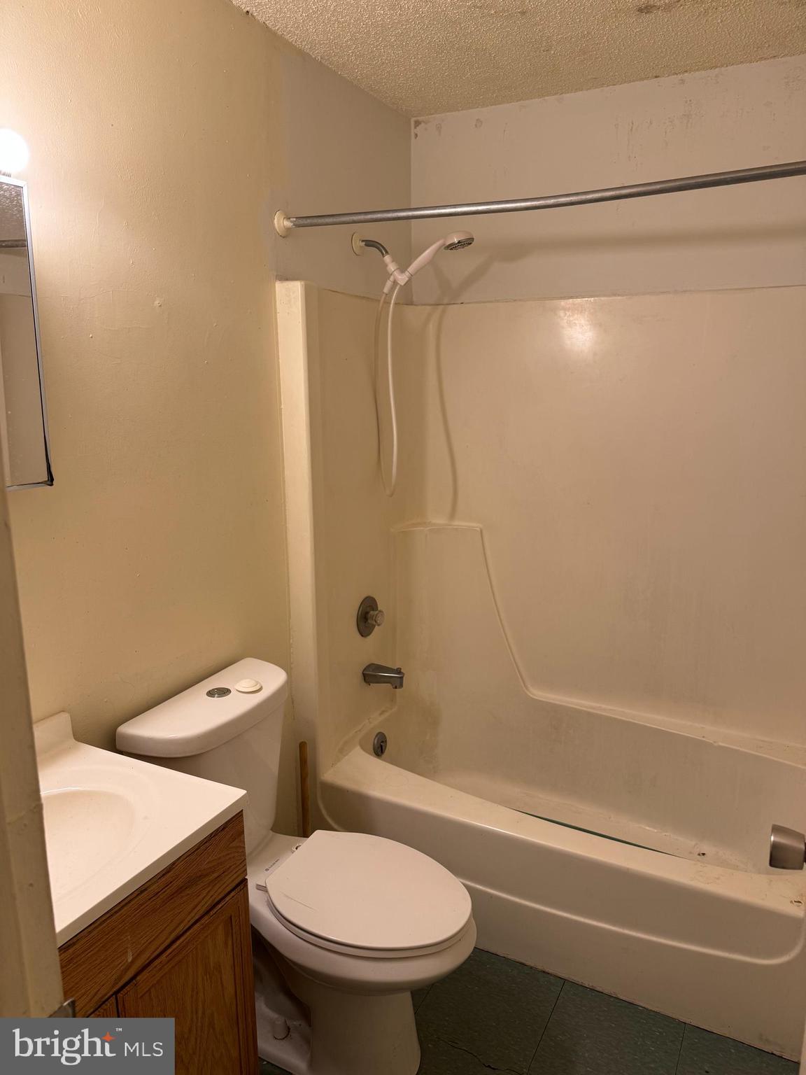 CARLISLE - Residential Lease