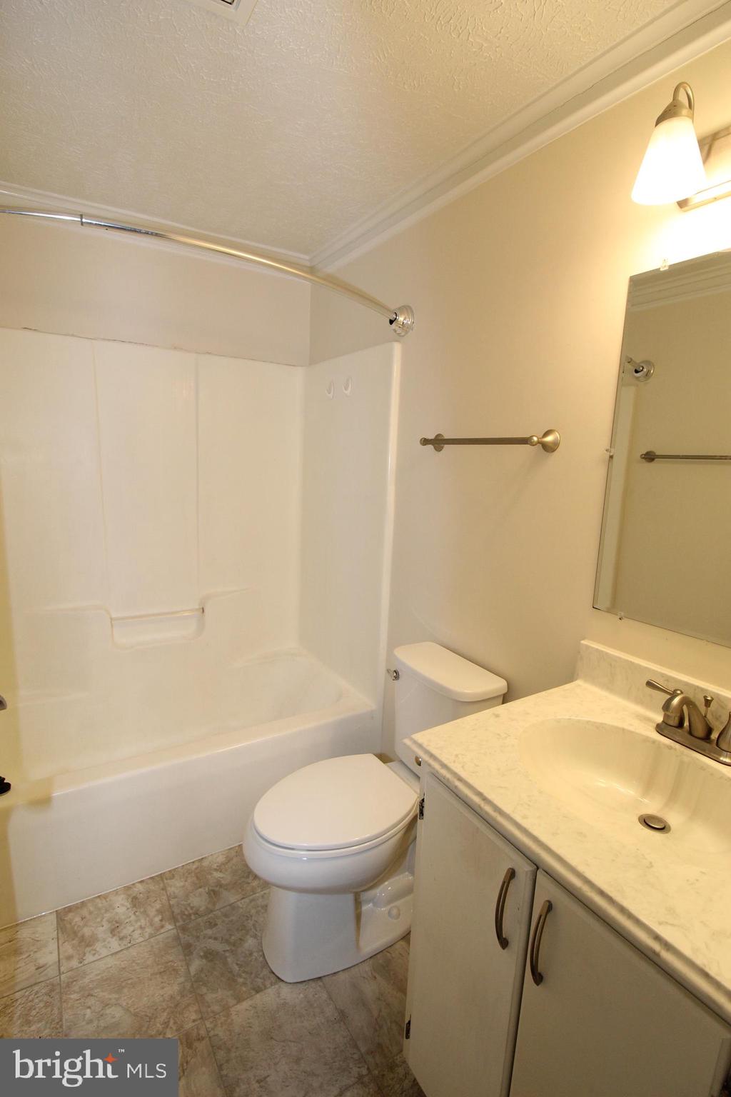 LAKE CAROLINE - Residential