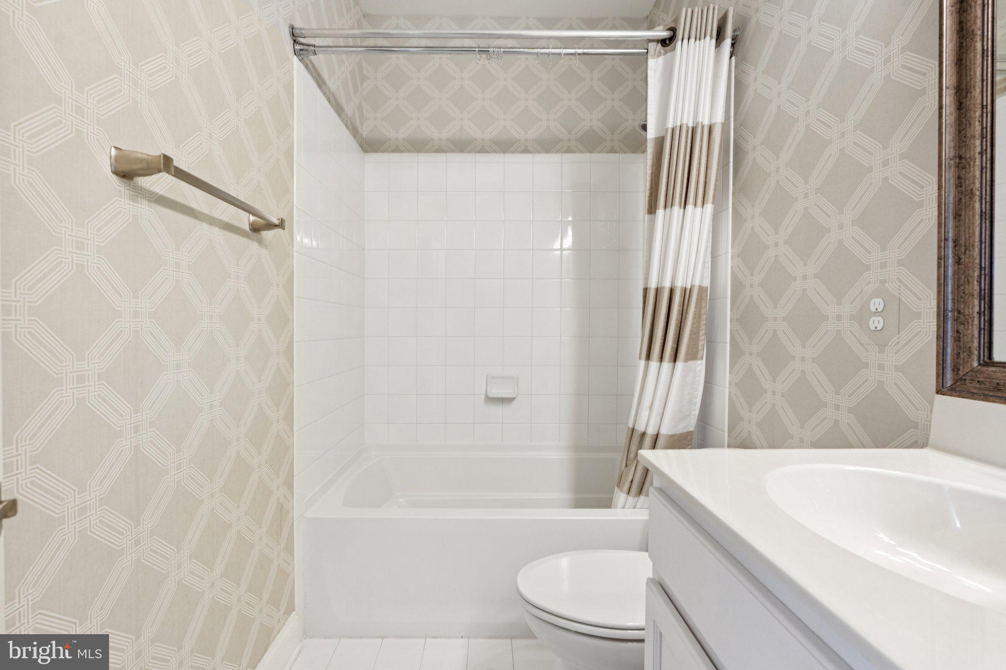 HALL ROAD PROPERTY (HALL - Residential Lease