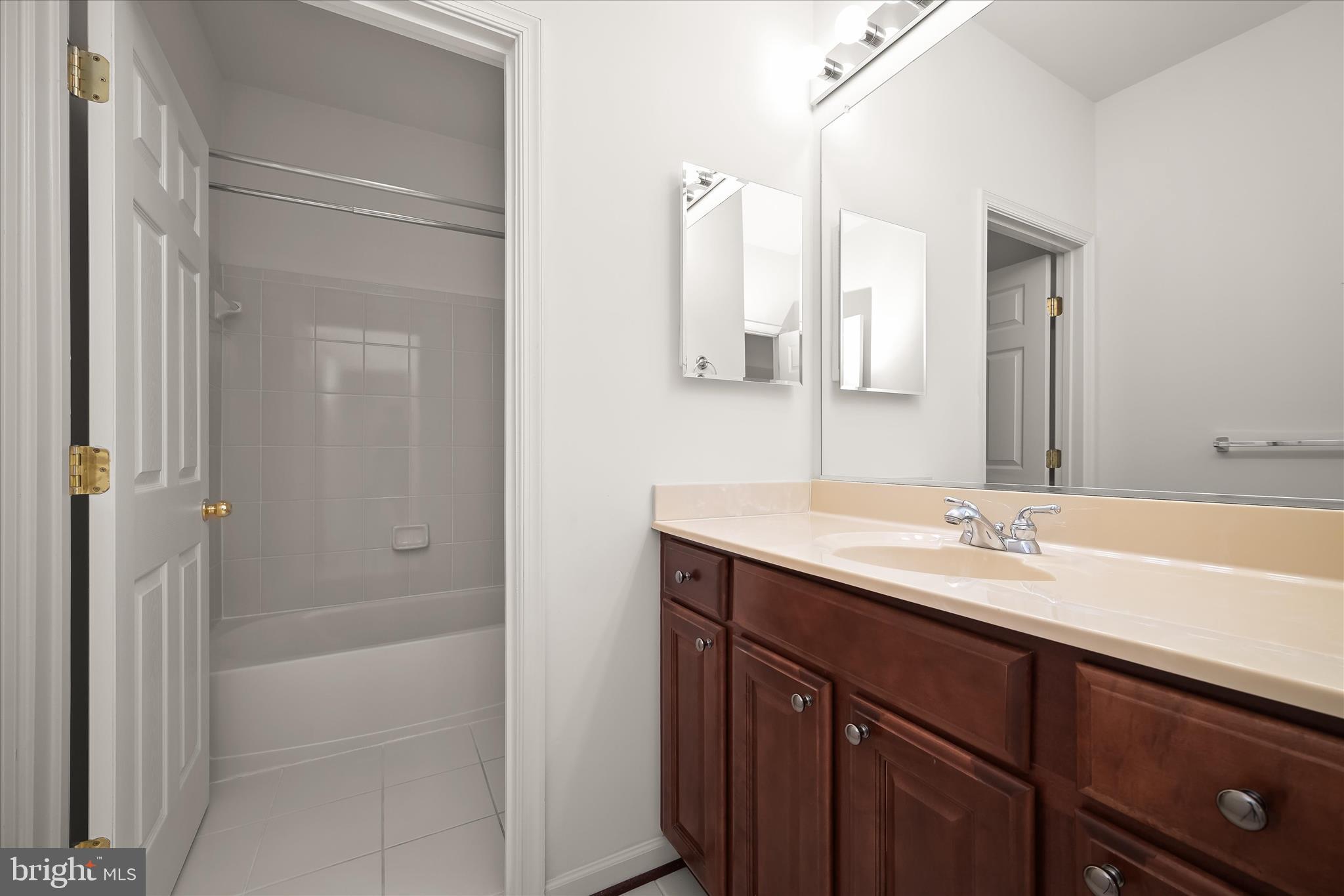 SNOWDEN OVERLOOK - Residential