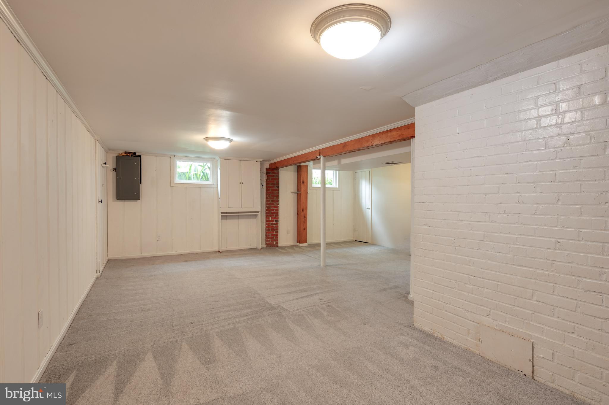 BROCKWOOD - Residential Lease