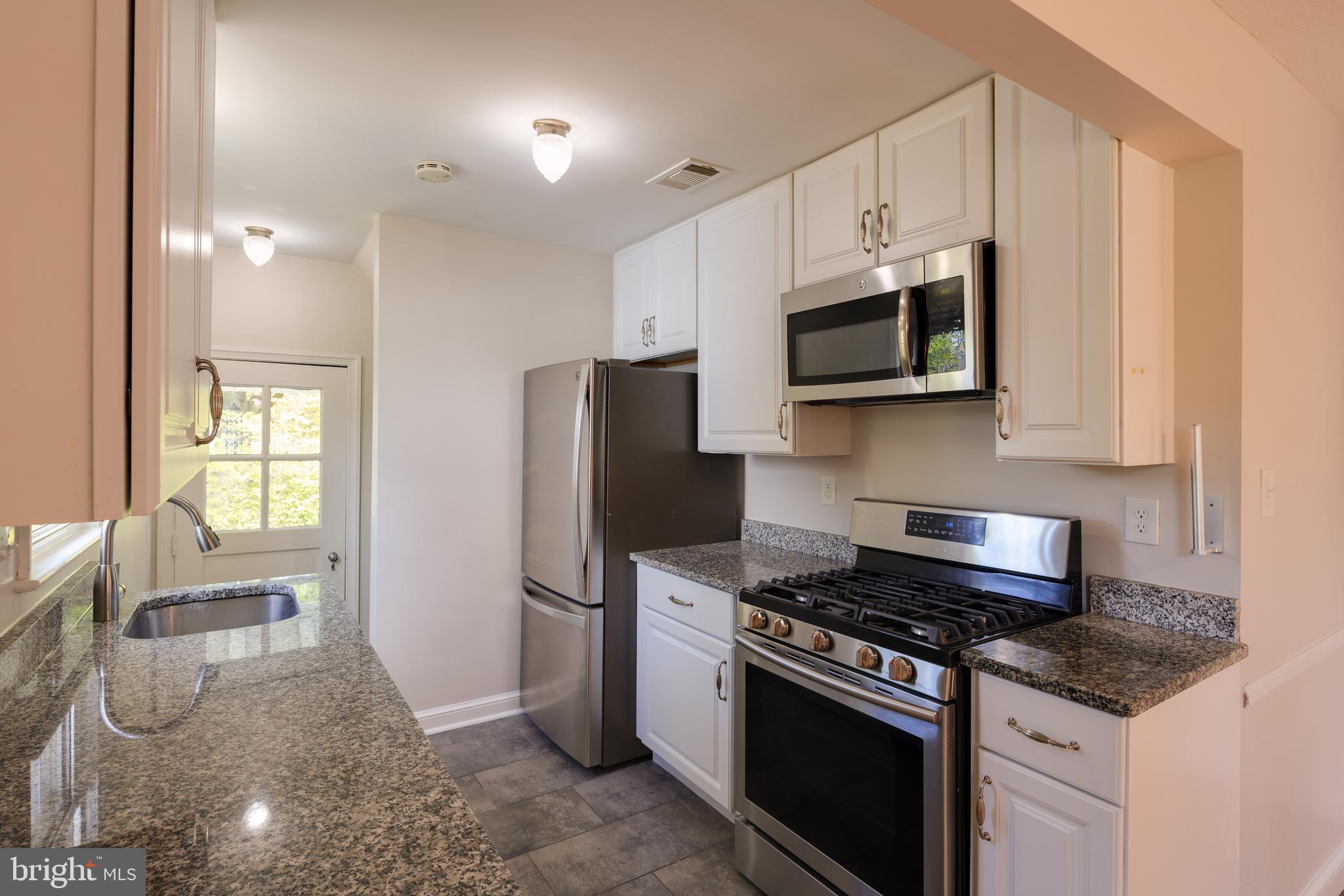 BROCKWOOD - Residential Lease