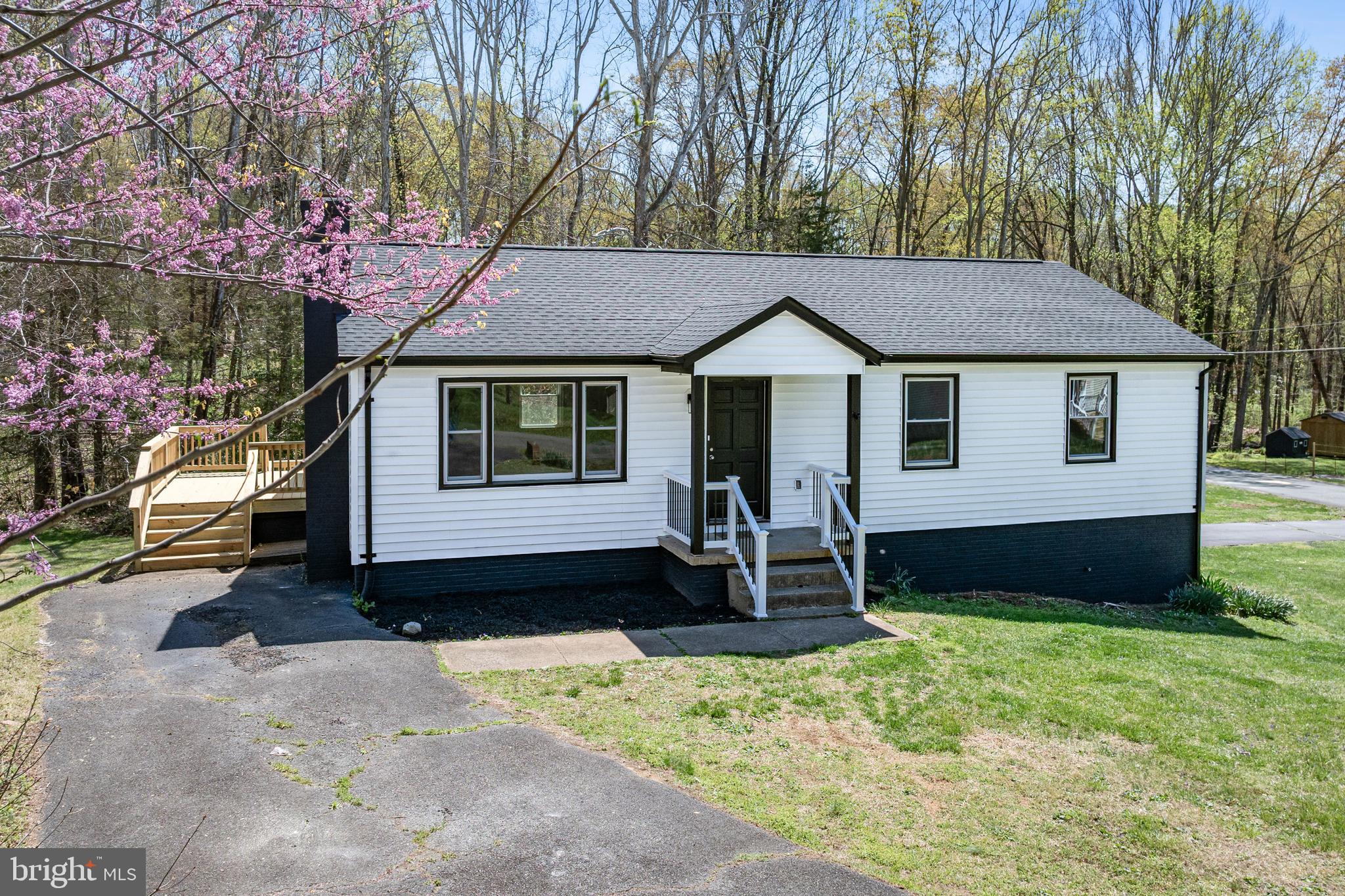 19 WHITETHORN COURT