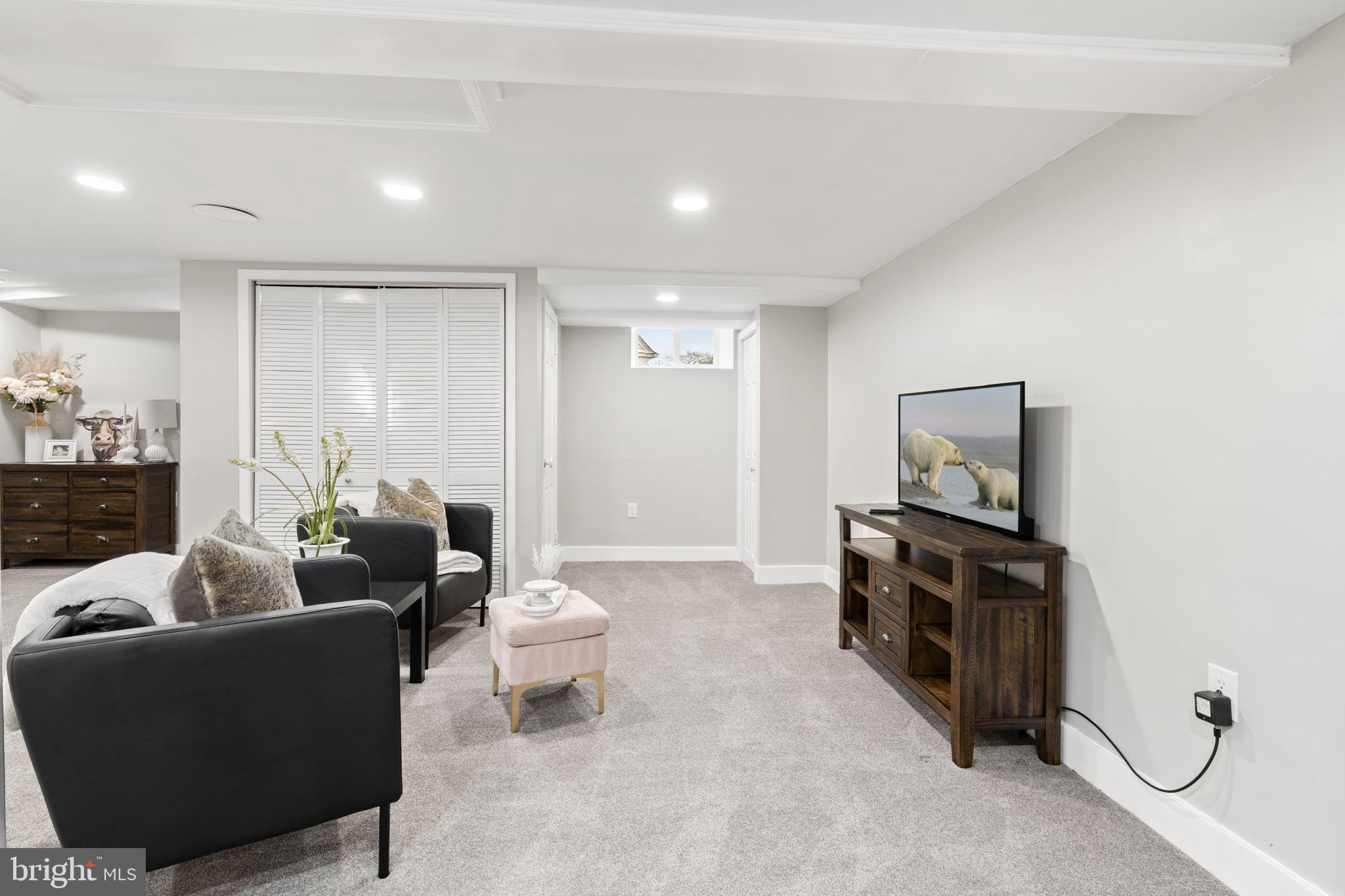 STONEY CREEK - Residential