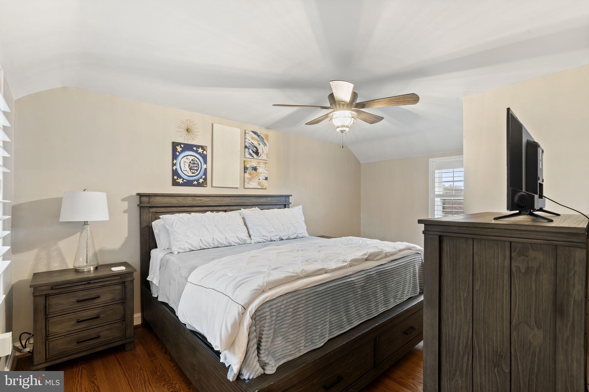 STONEY CREEK - Residential