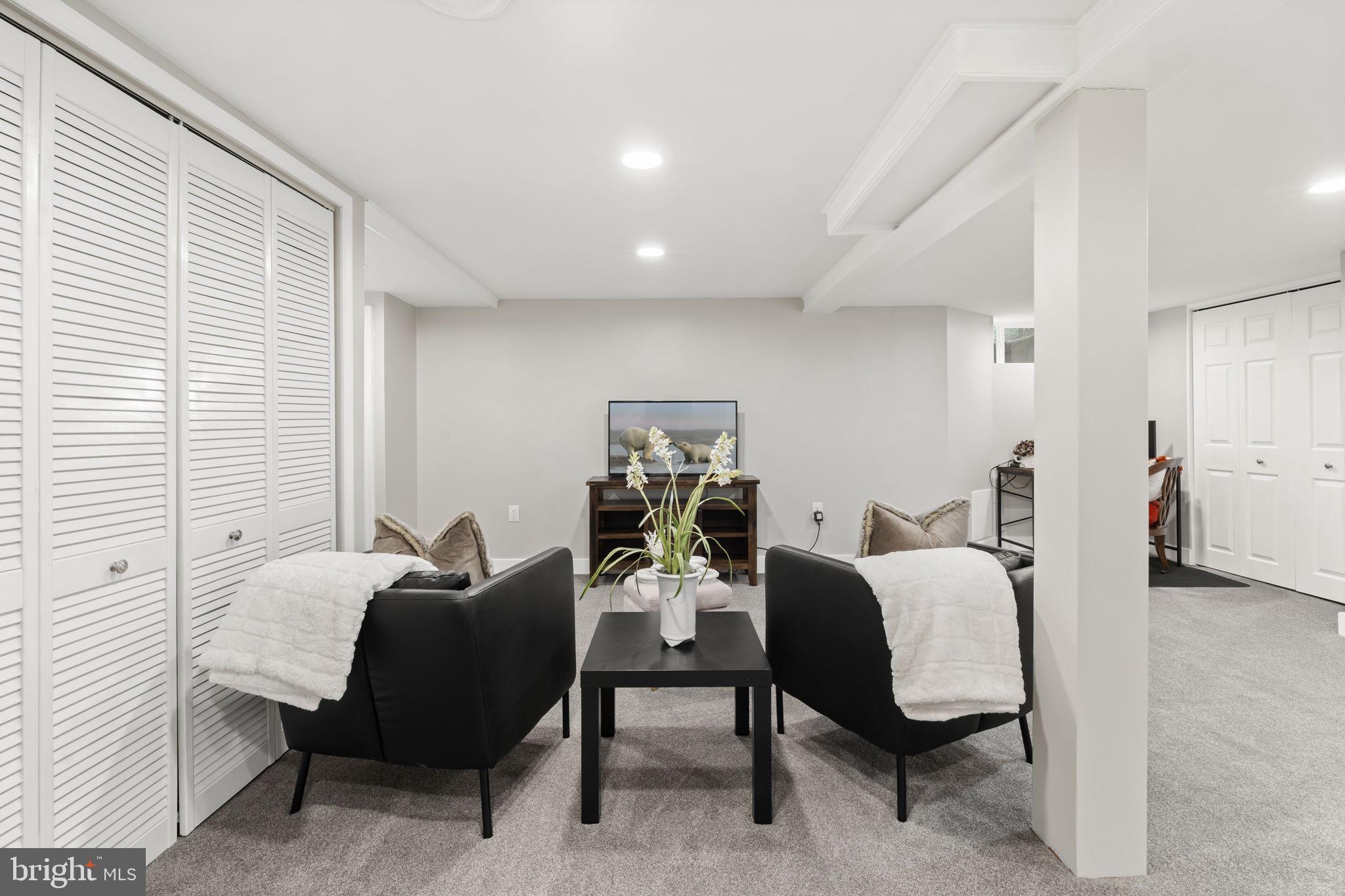 STONEY CREEK - Residential