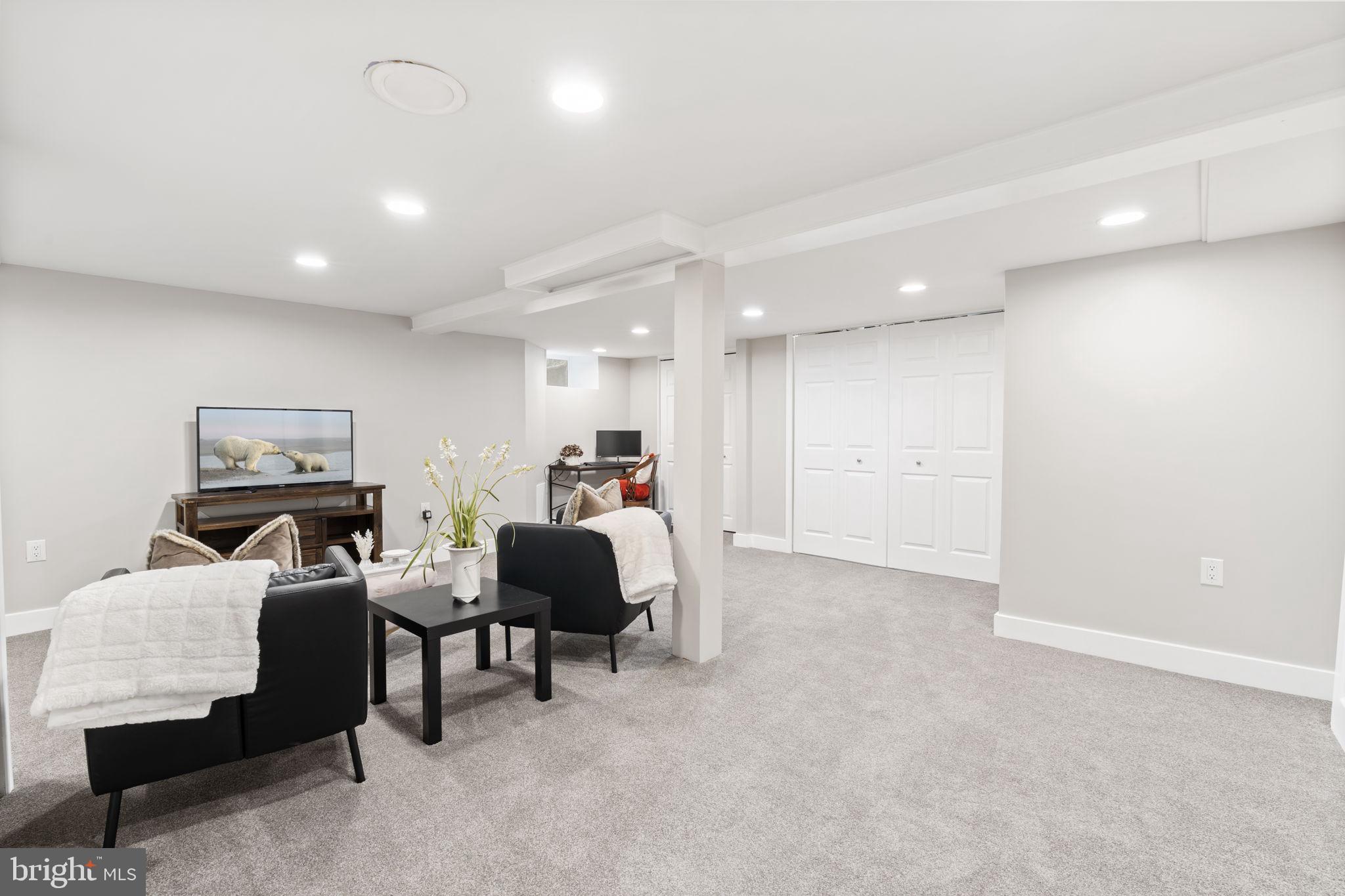 STONEY CREEK - Residential