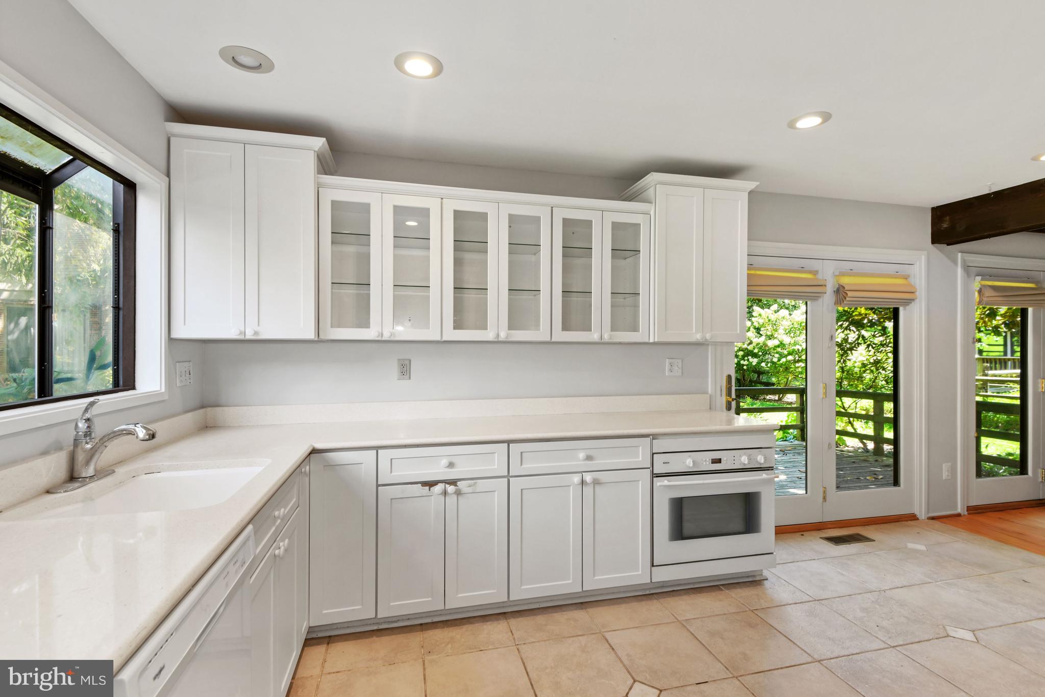 THE POINTS - Residential