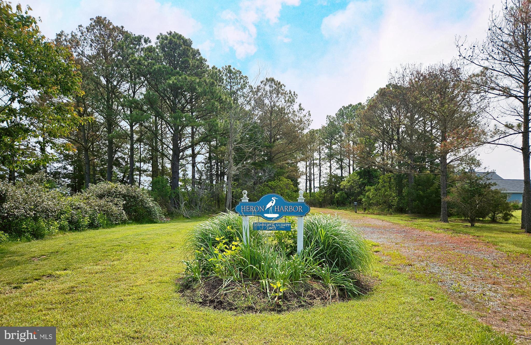 5206 HERON ROAD