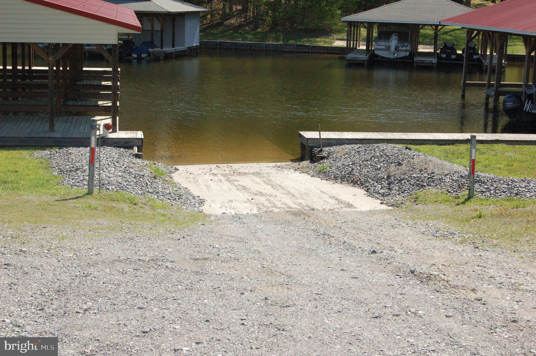 NOAHS LANDING - Land