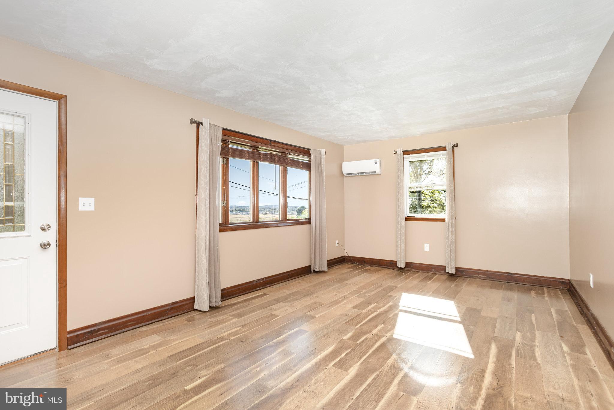 OAKWOOD HILLS - Residential