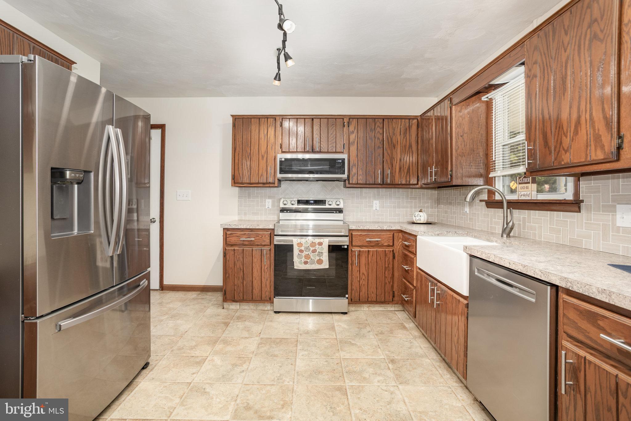 OAKWOOD HILLS - Residential