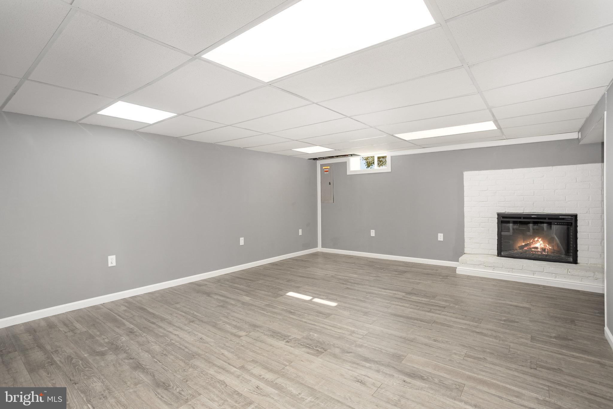 OAKWOOD HILLS - Residential