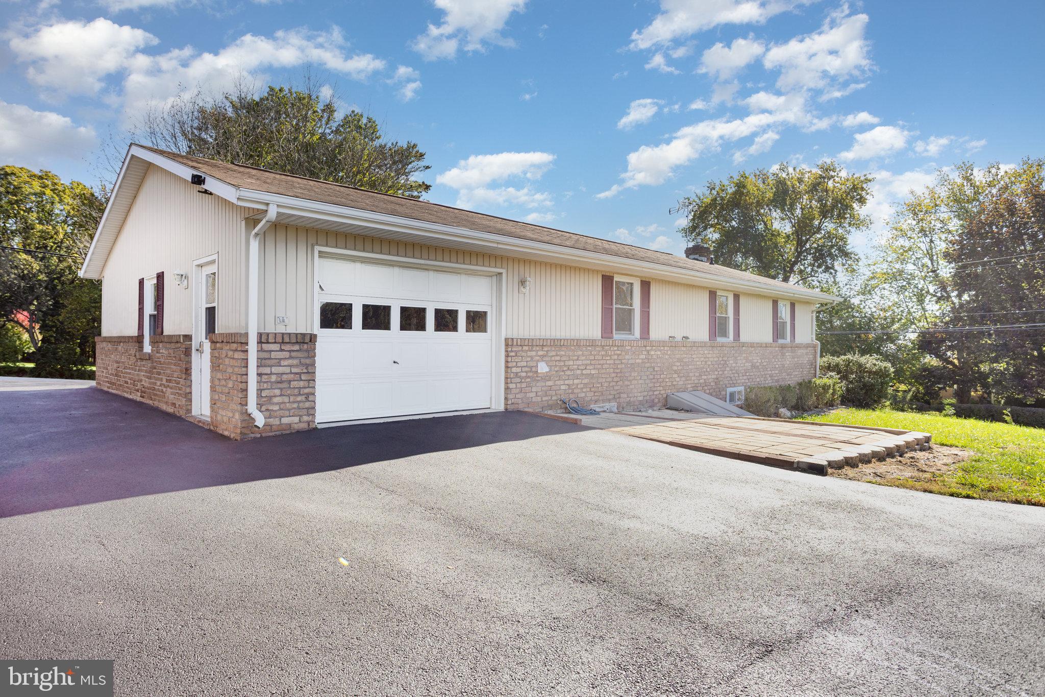 OAKWOOD HILLS - Residential